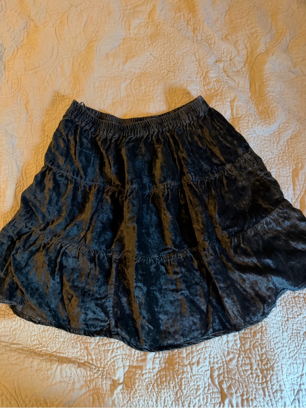 Vtg 90’s grunge Black crushed Velvet Tiered Skirt